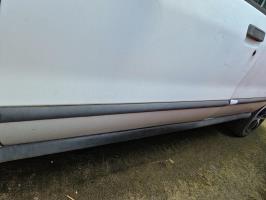 Baguette de porte avant gauche