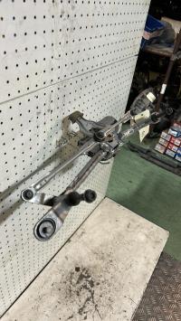Moteur essuie glace avant