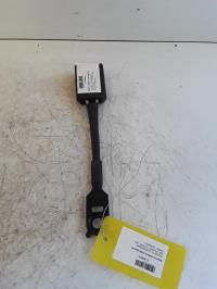 Attache ceinture avant gauche