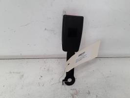 Attache ceinture avant gauche