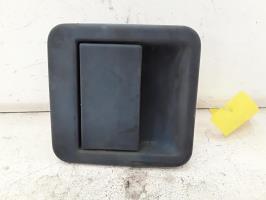 Tirador de puerta delantera izquierda