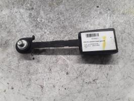 Attache ceinture avant gauche