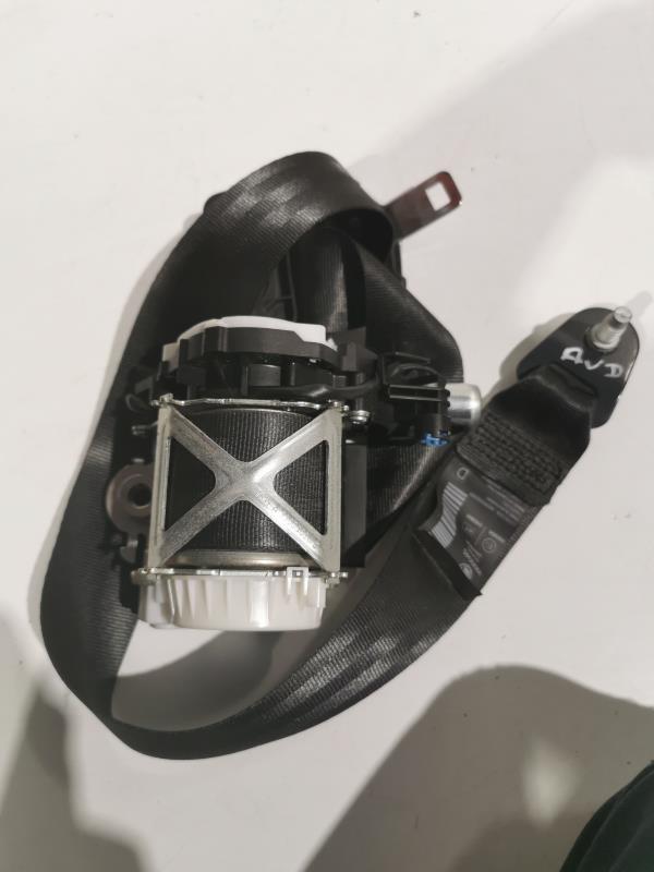 Ceinture avant droit