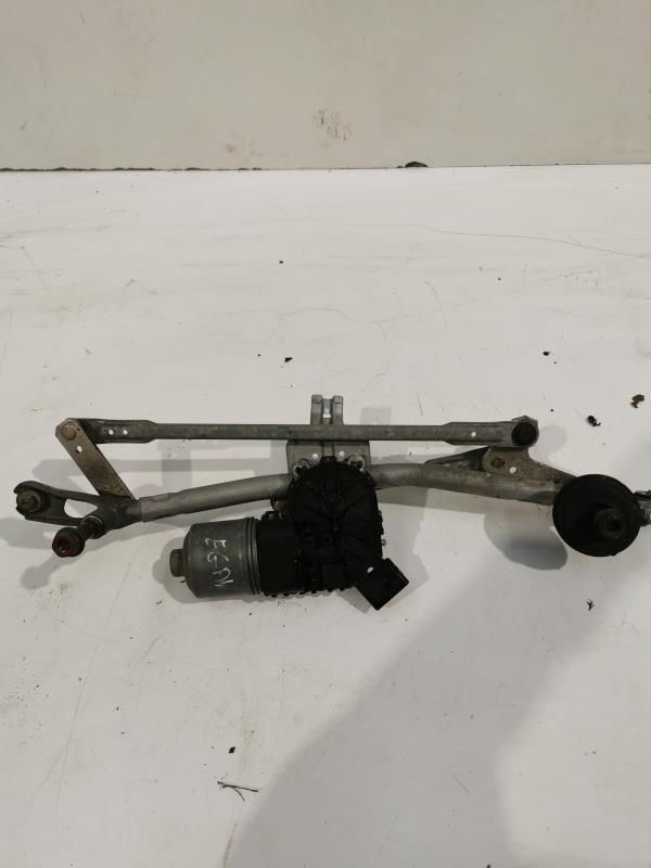 Moteur essuie glace avant