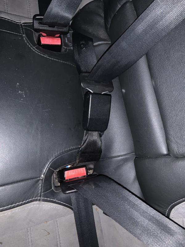 Attache ceinture arriere gauche