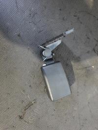 Attache ceinture arriere gauche