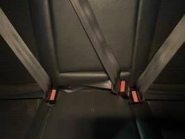 Attache ceinture arriere droit