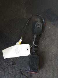Attache ceinture avant droit