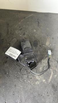 Attache ceinture arriere droit