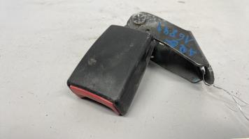Attache ceinture arriere gauche