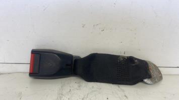 Attache ceinture arriere droit