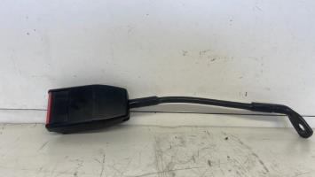 Attache ceinture avant gauche