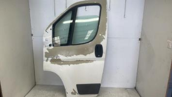 Porte avant gauche