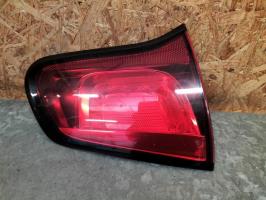 Luz trasera secundaria izquierda (luces)