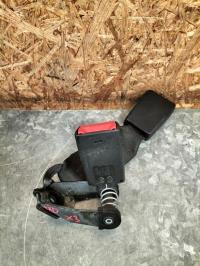 Attache ceinture arriere droit