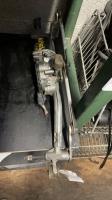 Moteur essuie glace avant