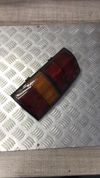 Luz trasera principal izquierda (luces)