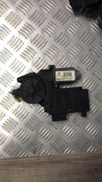 Moteur leve vitre avant droit