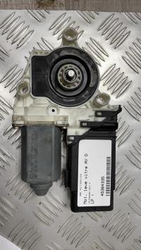 Moteur leve vitre avant droit