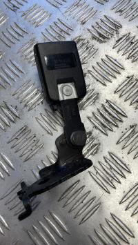 Attache ceinture arriere droit