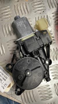 Moteur leve vitre avant droit