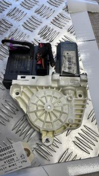 Moteur leve vitre avant droit