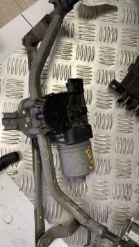 Motor de limpiaparabrisas delantero