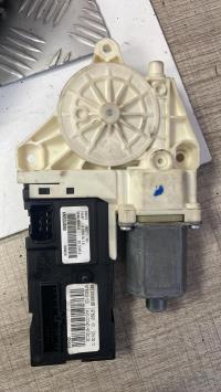 Moteur leve vitre avant gauche