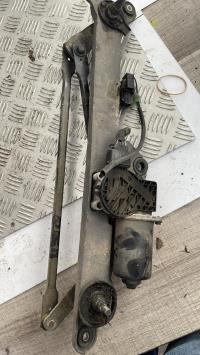 Moteur essuie glace avant