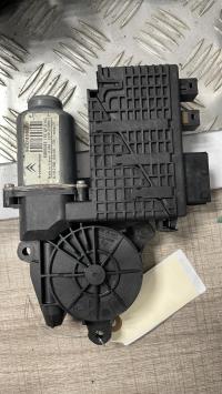 Moteur leve vitre avant droit