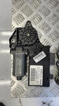 Moteur leve vitre avant droit