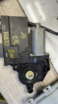 Moteur leve vitre avant gauche