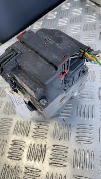 Bloc ABS (freins anti-blocage)