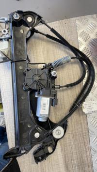 Leve vitre electrique avant droit