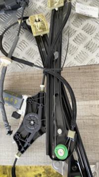 Leve vitre electrique avant droit