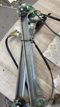 Leve vitre electrique avant gauche