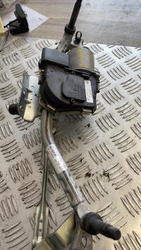 Moteur essuie glace avant