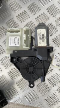 Moteur leve vitre avant gauche