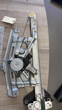Leve vitre electrique avant gauche