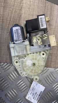 Moteur leve vitre avant gauche