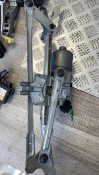 Moteur essuie glace avant