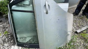 Puerta trasera izquierda