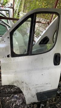 Porte avant gauche