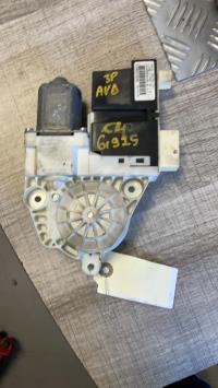 Moteur leve vitre avant droit