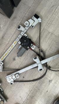 Elevalunas eléctrico delantero derecho