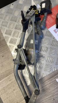 Moteur essuie glace avant
