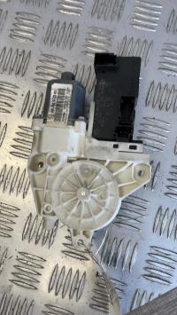 Moteur leve vitre avant gauche