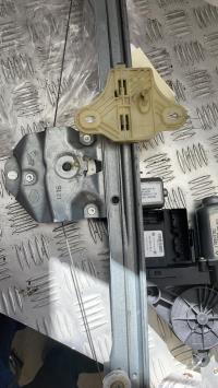 Leve vitre electrique avant droit