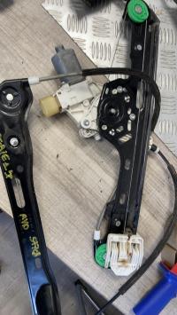 Leve vitre electrique avant droit