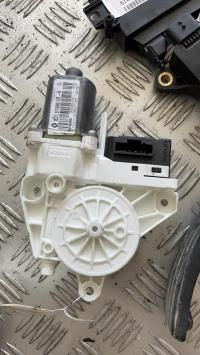Moteur leve vitre arriere gauche
